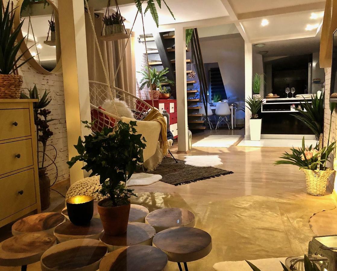 Duplex with quite terrace on Wenceslas sq. Prague Extérieur photo