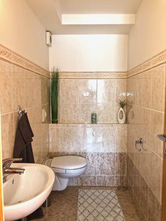 Duplex with quite terrace on Wenceslas sq. Prague Extérieur photo