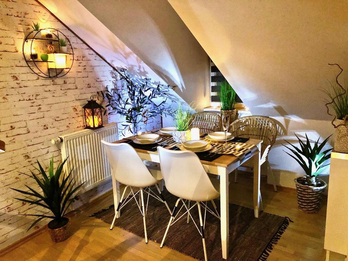 Duplex with quite terrace on Wenceslas sq. Prague Extérieur photo